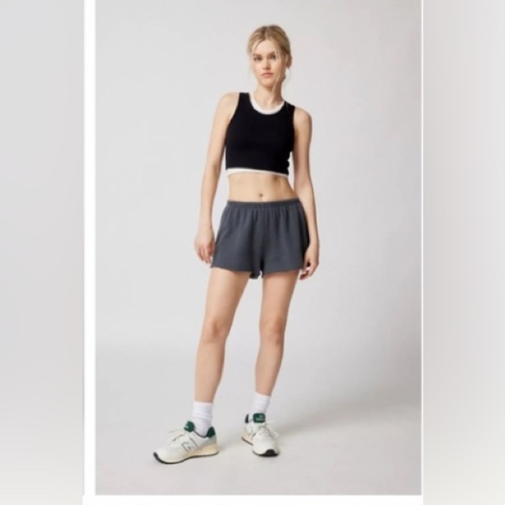 URBAN OUTFITTERS SHORTS